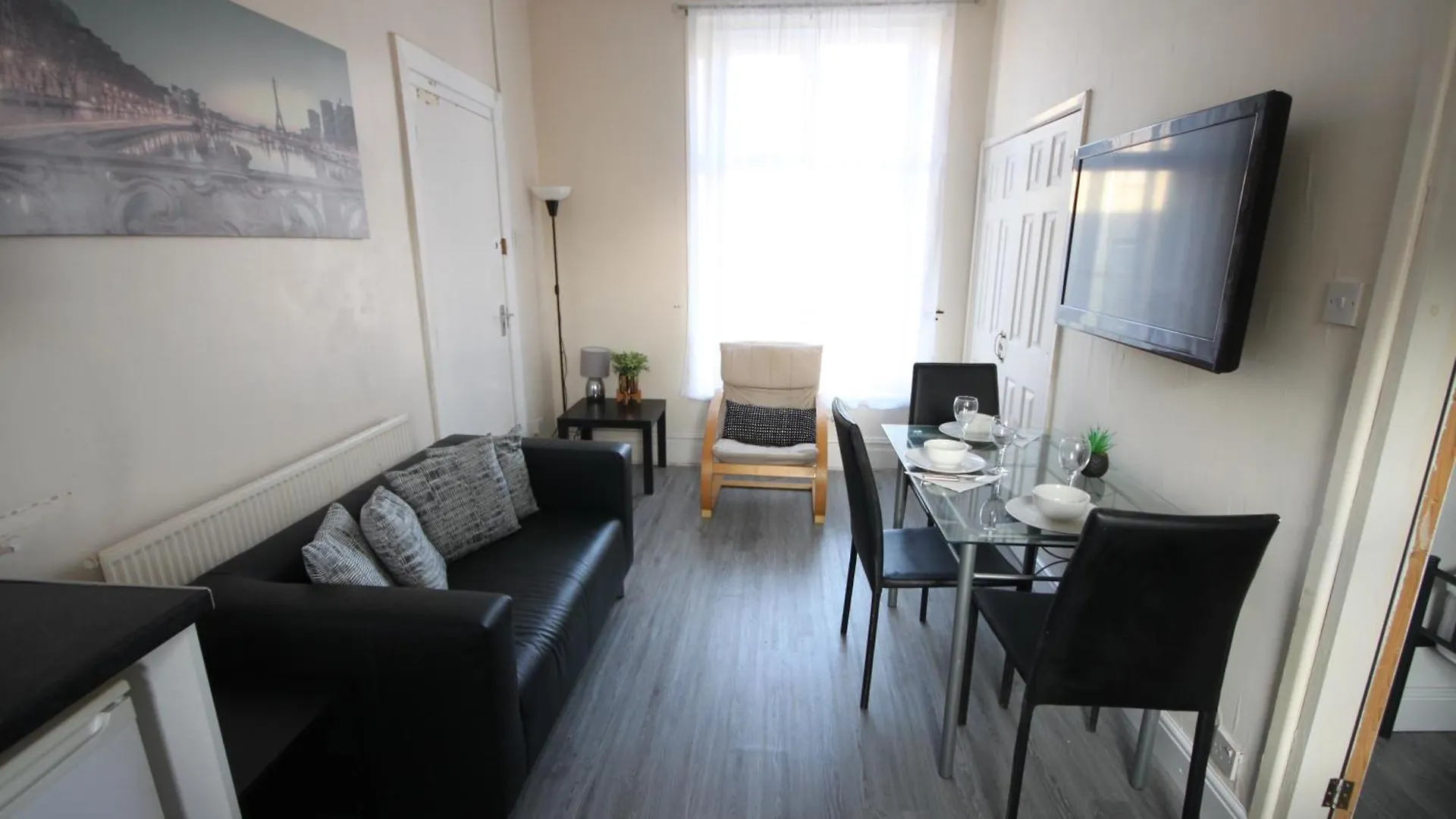 Barton Seaview, Self Catering Studio Apartments, Promenade & Central Beach Location, Families, Couples Or 23 Years Plus Only, Free Parking Blackpool Reino Unido