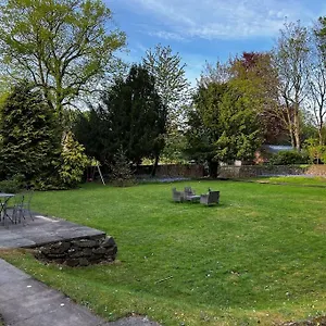 Apartment No.2 Beechcroft / Park-side / Ping Pong & Garden, Liverpool