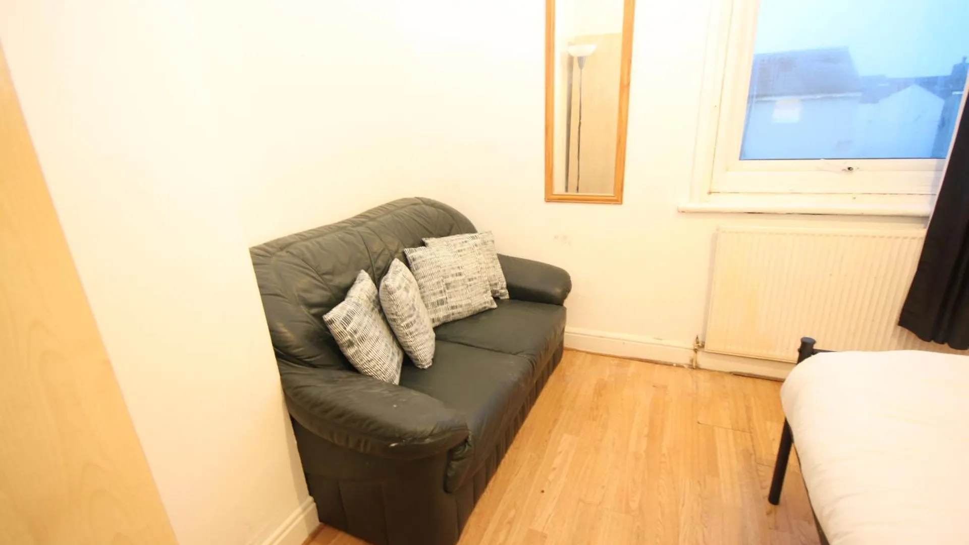 Cosy Casa: Beachfront Promenade Retreat with Free Parking Blackpool 0*,