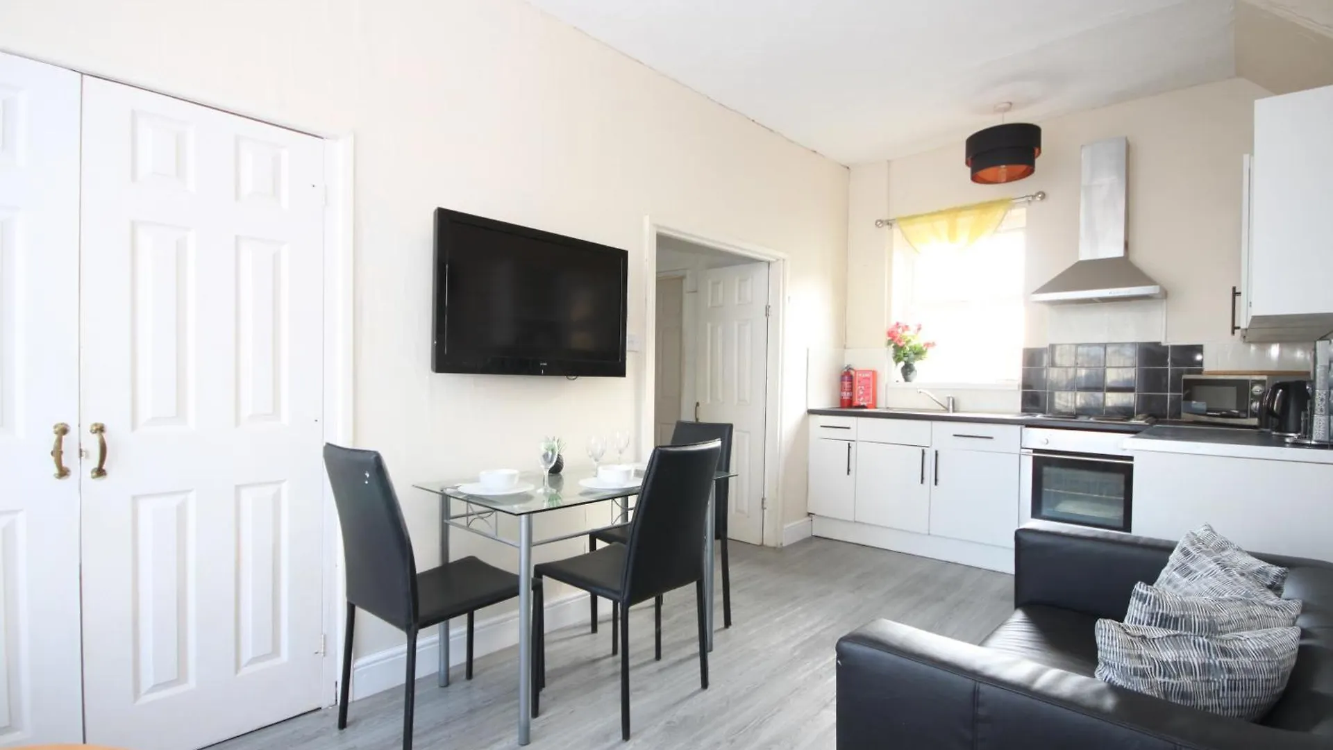 Cosy Casa: Beachfront Promenade Retreat with Free Parking Blackpool United Kingdom