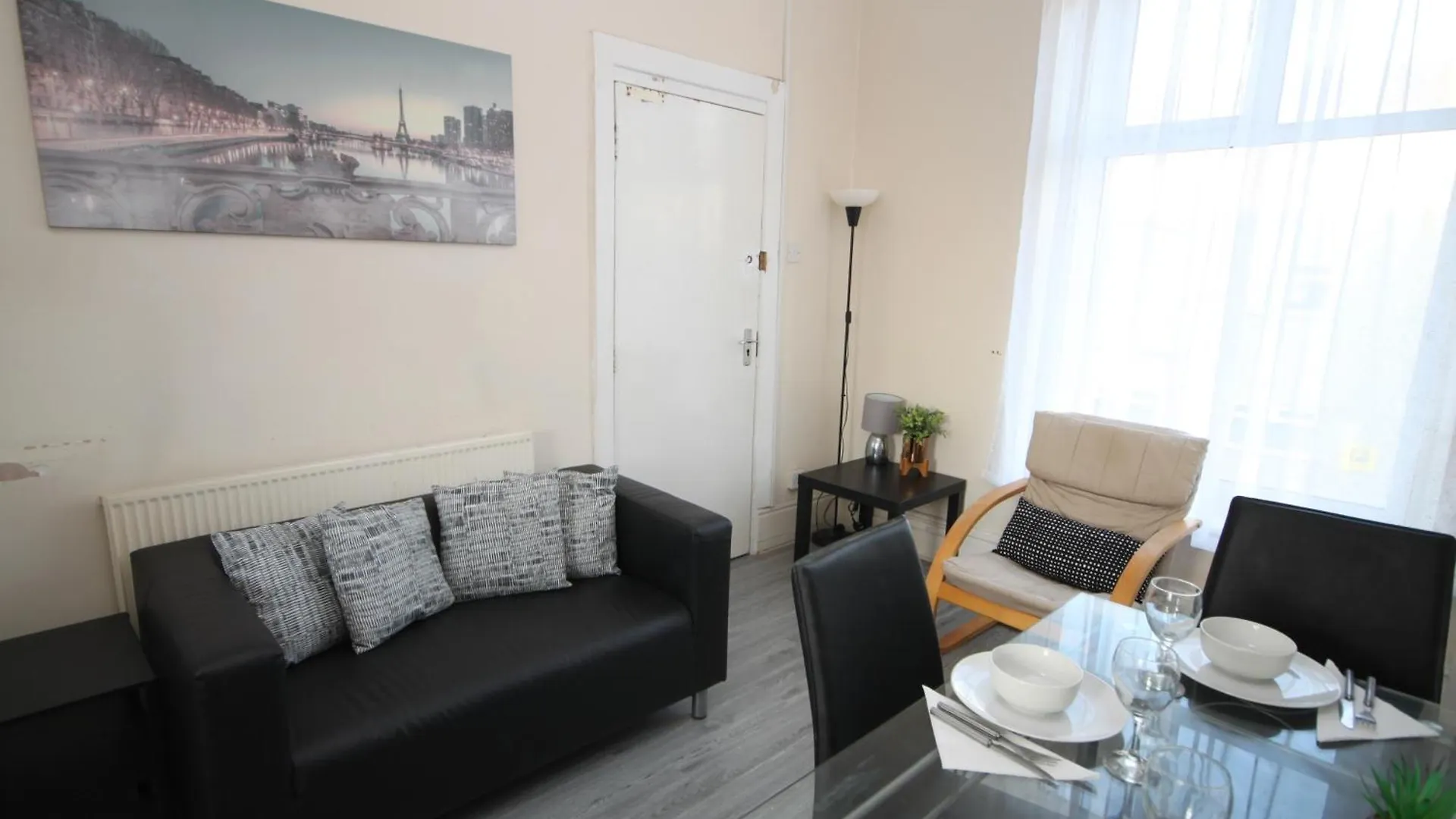 Cosy Casa: Beachfront Promenade Retreat with Free Parking Blackpool 0*,  United Kingdom